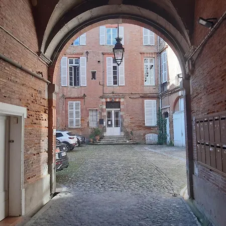 Apartment Centre